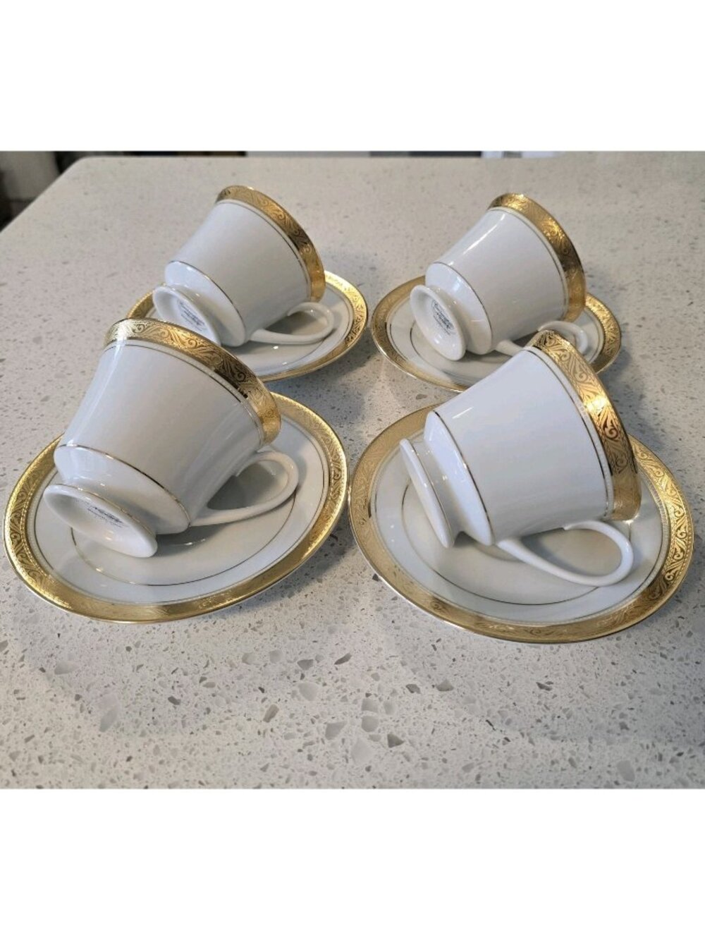 Noritake Majestic Gold Fine China Gold Encrusted Footed Tea Cups And Saucers 8Pc